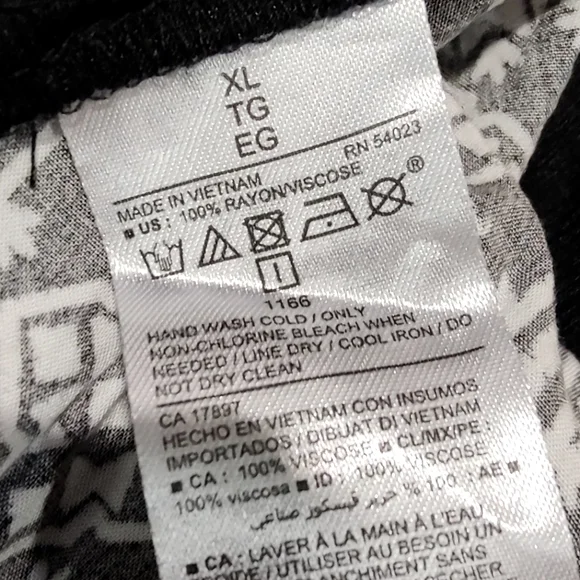 Old Navy Patterned Flowy Pants - Picture 5 of 5